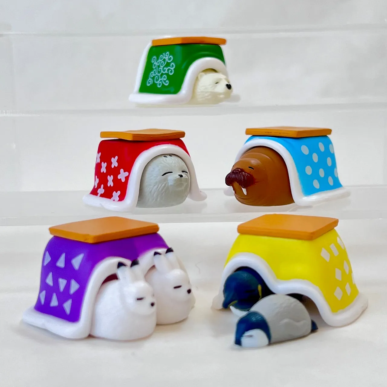 70332 Kotatsu Cold Cozy Animals Figurine Capsule-5