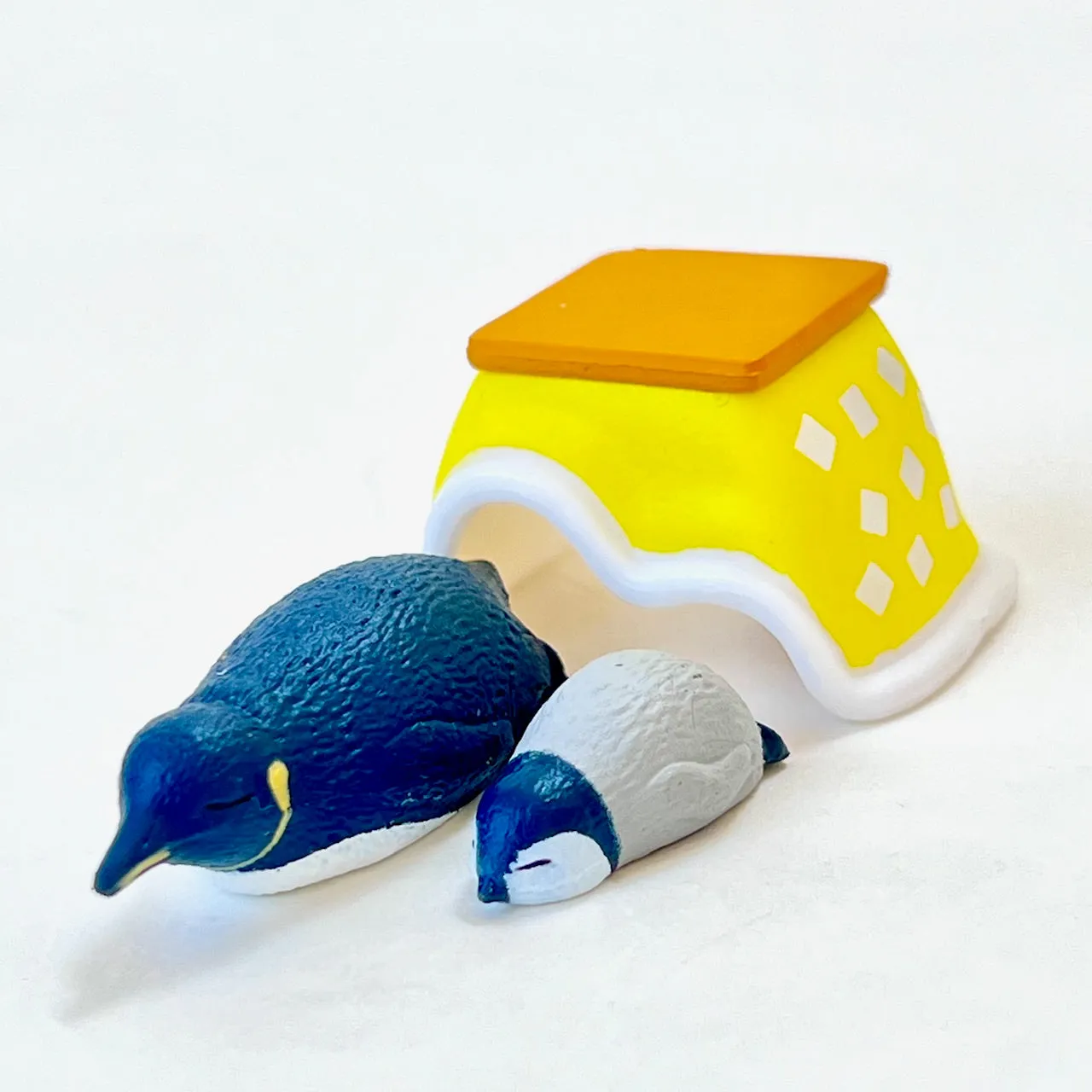 70332 Kotatsu Cold Cozy Animals Figurine Capsule-5