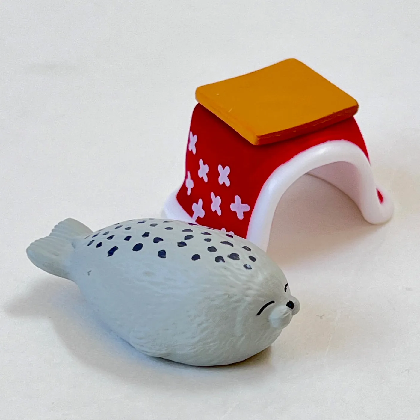 70332 Kotatsu Cold Cozy Animals Figurine Capsule-5