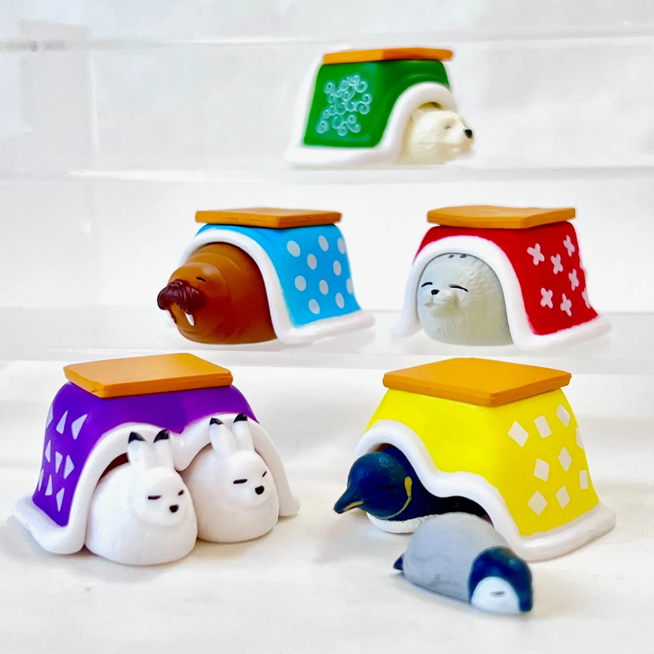 70332 Kotatsu Cold Cozy Animals Figurine Capsule-5