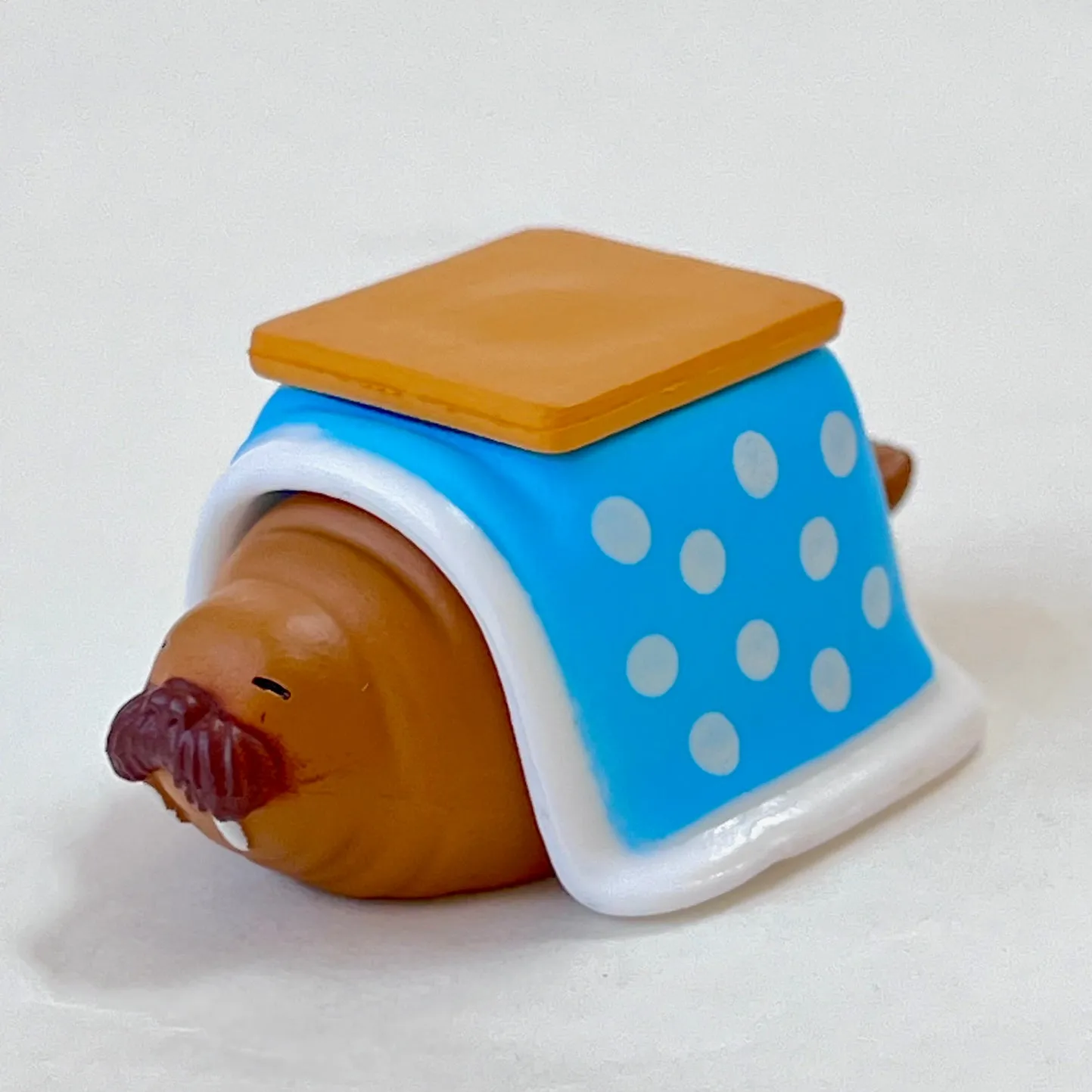 70332 Kotatsu Cold Cozy Animals Figurine Capsule-5
