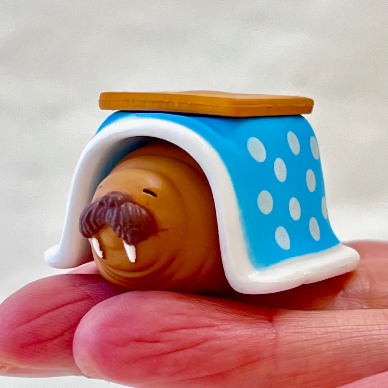 70332 Kotatsu Cold Cozy Animals Figurine Capsule-5