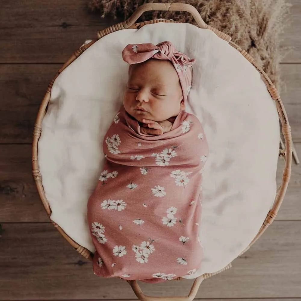 Daisy Organic Snuggle Swaddle & Topknot Set