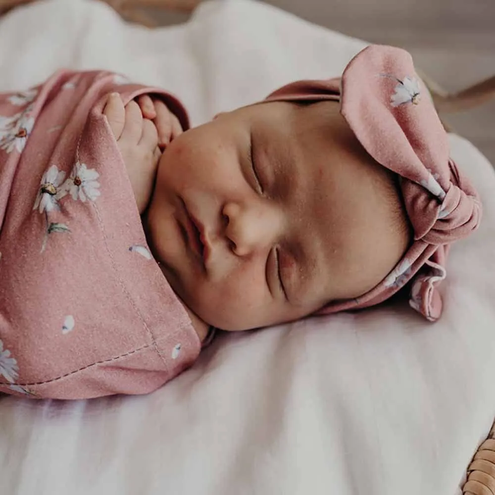 Daisy Organic Snuggle Swaddle & Topknot Set
